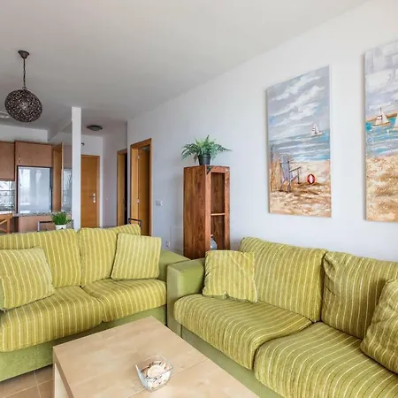 El Mirador: Sea Views From The Shore 아파트