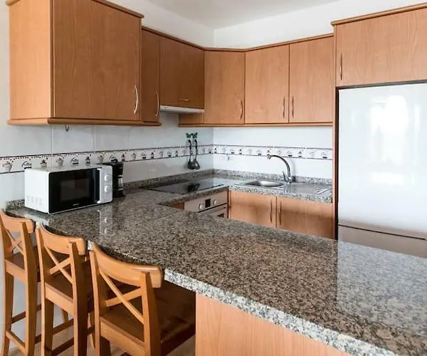 El Mirador: Sea Views From The Shore