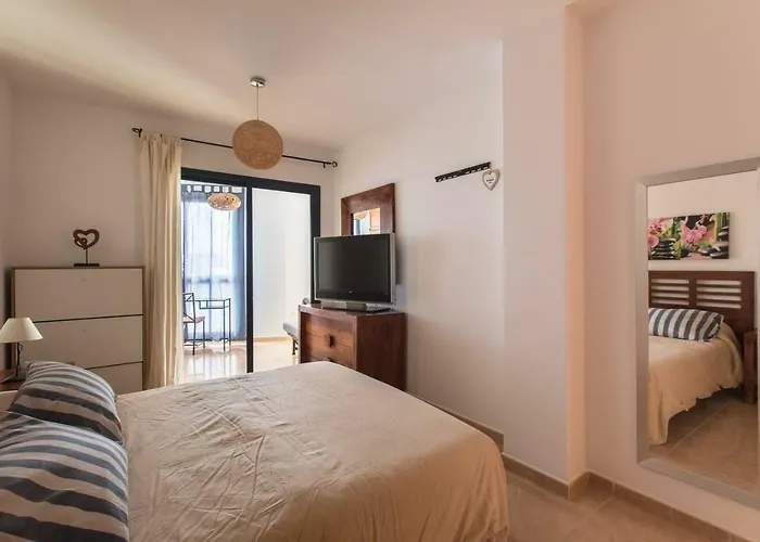 Апартаменты El Mirador: Sea Views From The Shore *