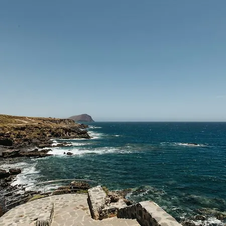 El Mirador: Sea Views From The Shore 公寓
